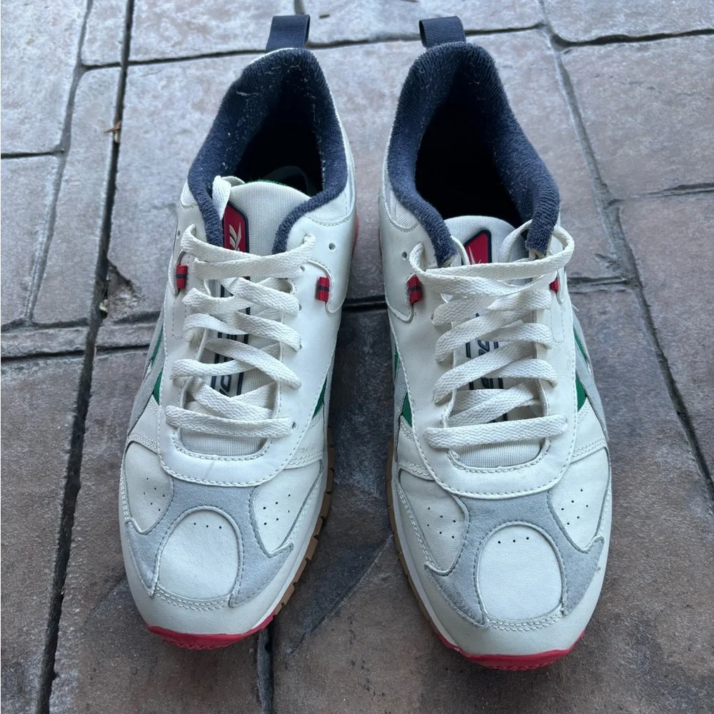 Retro Style Reebok Classics - Picture 2 of 5